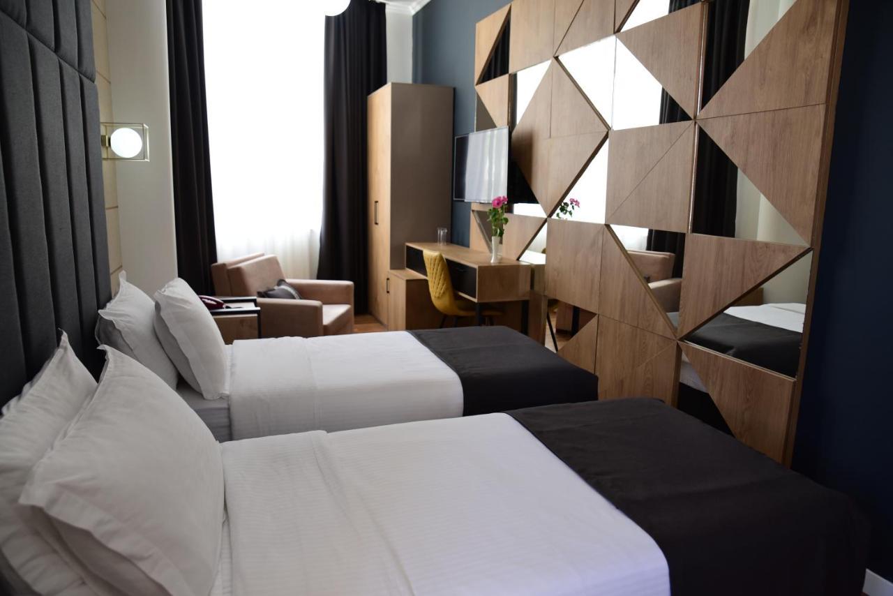 Hotel Comfort 티라나 외부 사진