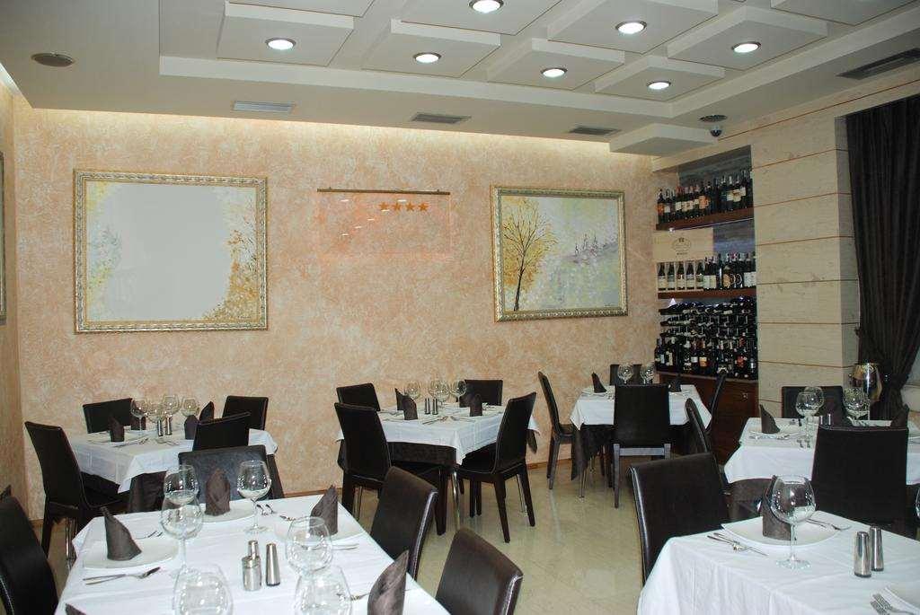 Hotel Comfort 티라나 레스토랑 사진