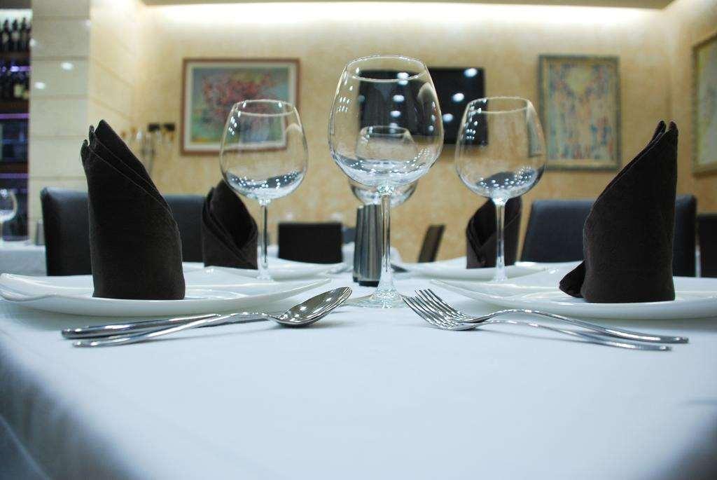 Hotel Comfort 티라나 레스토랑 사진